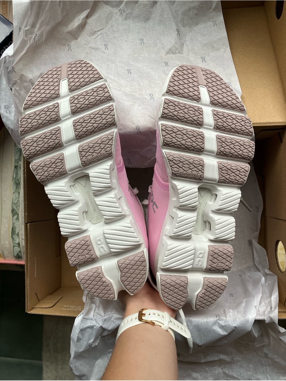 On Running Cloud X 4 Training Sneakers - Picture 4 of 6